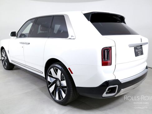New 2026 Rolls-Royce Cullinan image 8