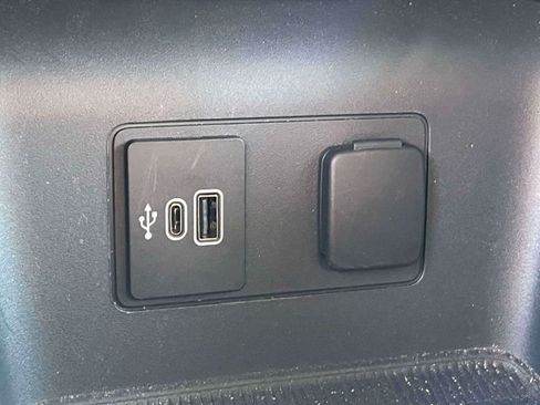 Used 2026 Ford Explorer Active AWD/4WD image 34