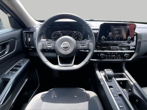 Used 2025 Nissan Pathfinder SV FWD image 6