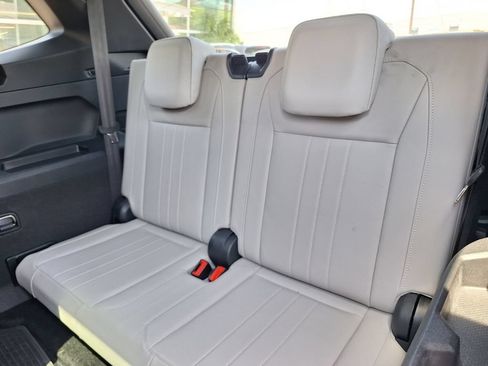 Used 2024 Volkswagen Tiguan SE R-Line FWD image 12