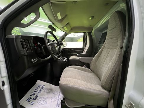 Used 2020 Chevrolet Express 2500 w/ Driver Convenience Package RWD image 16