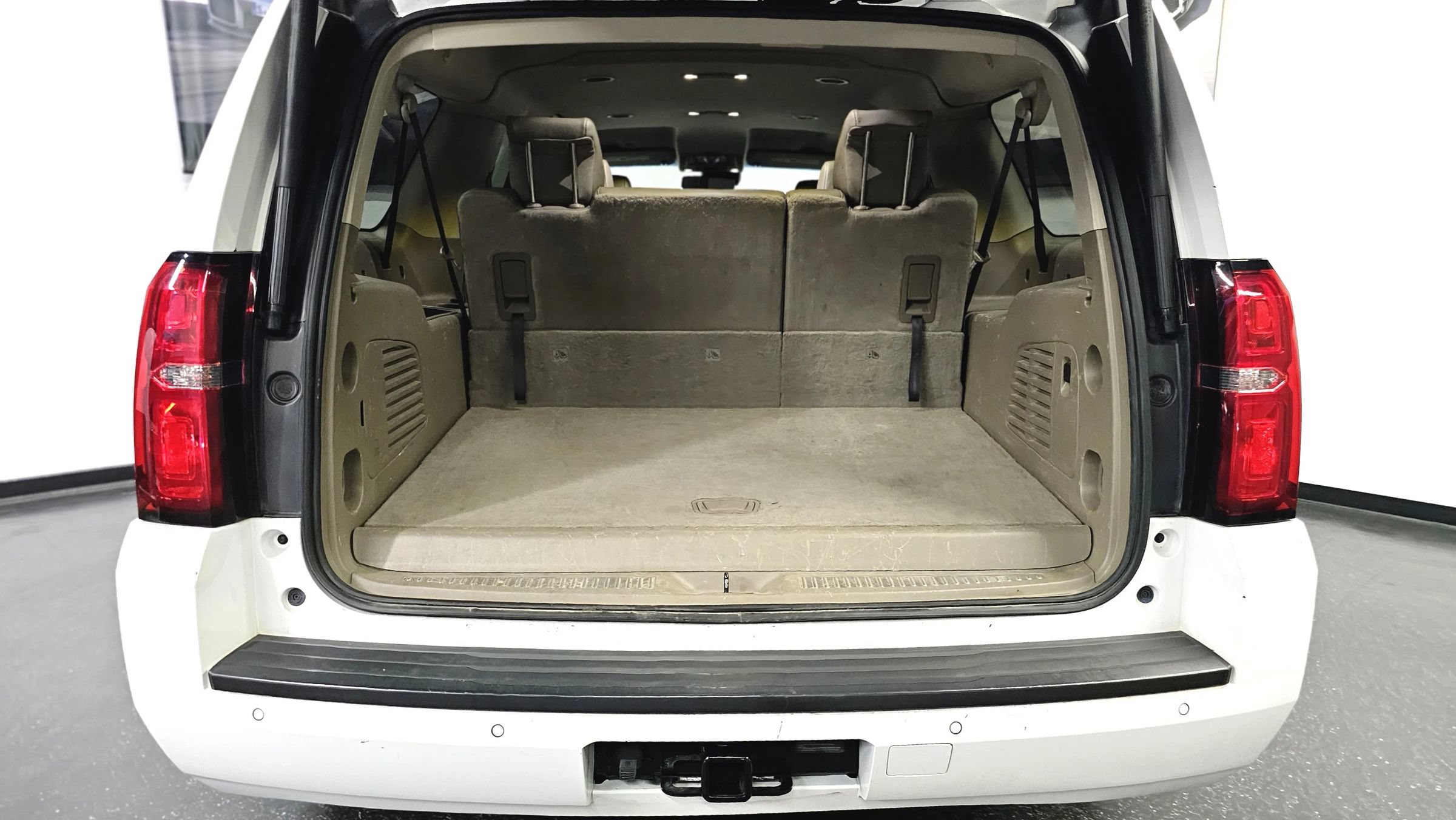 Used 2018 Chevrolet Suburban LT AWD/4WD image 26