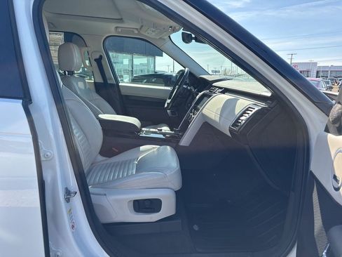 Used 2018 Land Rover Discovery HSE image 37