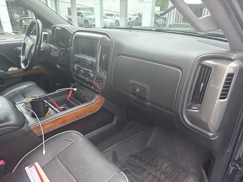 Used 2018 Chevrolet Silverado 1500 High Country AWD/4WD image 21