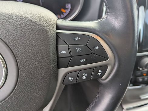 Certified 2022 Jeep Grand Cherokee Limited w/ Tech Group image 14