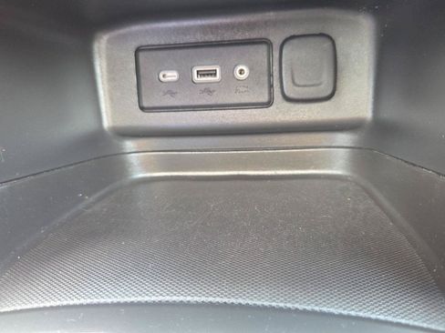 Used 2020 Chevrolet Equinox LT FWD image 17