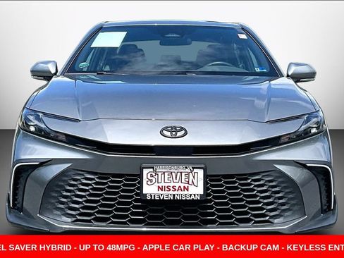 Used 2025 Toyota Camry SE FWD image 2