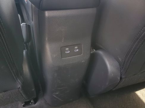 Used 2025 Nissan Kicks SR AWD/4WD image 11