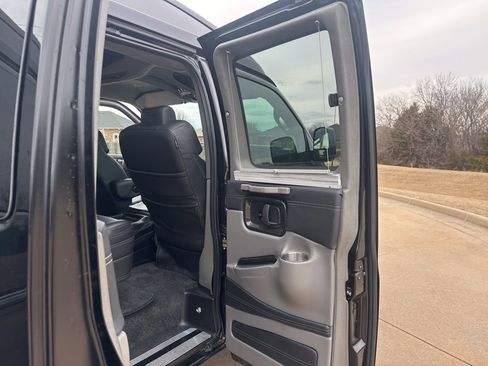 New 2025 GMC Savana 2500 Extended w/ Driver Convenience Package RWD image 39