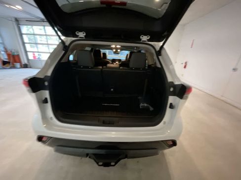 New 2026 Toyota Highlander Limited AWD/4WD image 25