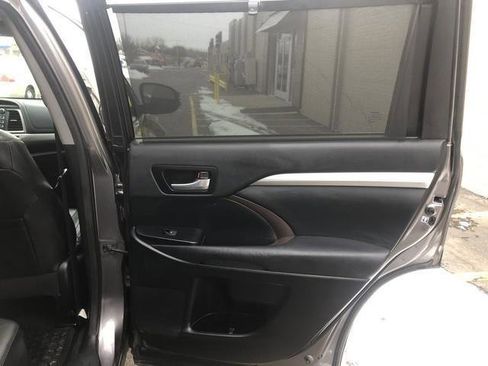 Used 2015 Toyota Highlander XLE AWD/4WD image 47