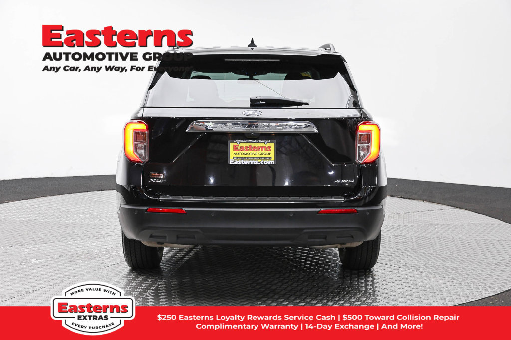 Used 2023 Ford Explorer XLT AWD/4WD image 7