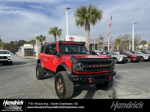 Used 2021 Ford Bronco Black Diamond image 1