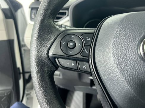 Used 2025 Toyota RAV4 XLE FWD image 16