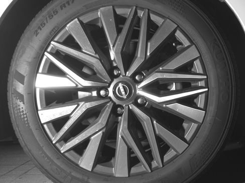 Used 2025 Nissan Altima 2.5 SV FWD image 10