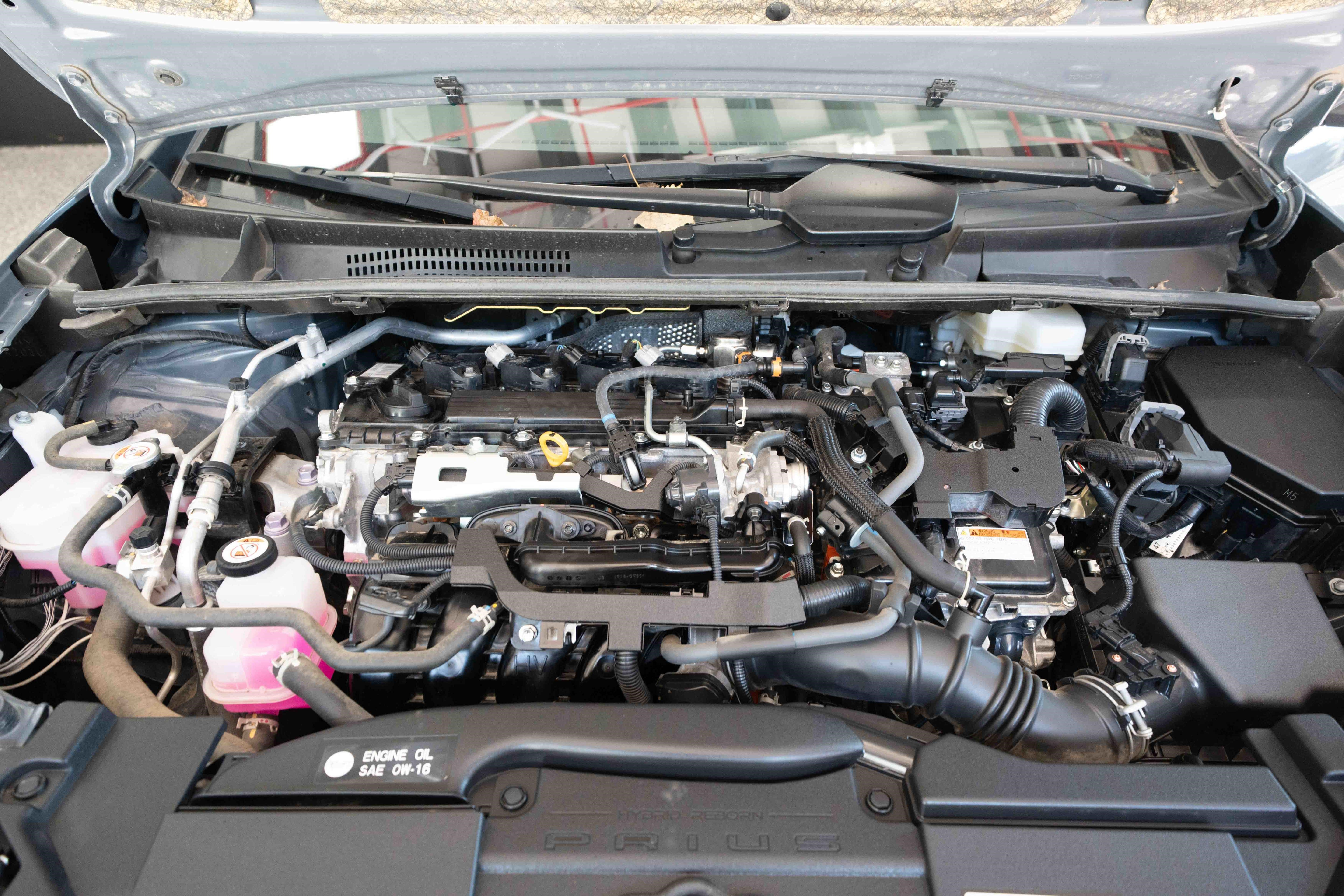 Used 2025 Toyota Prius LE FWD image 30