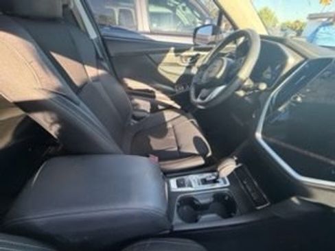 Used 2023 Subaru Ascent Premium w/ Convenience Package AWD/4WD image 5