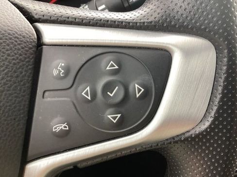 Used 2024 GMC Terrain SLE image 22