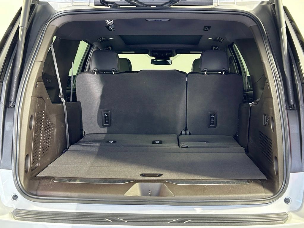 Used 2023 GMC Yukon XL Denali AWD/4WD image 15