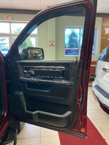 Used 2018 RAM 2500 Big Horn w/ Sport Appearance Group AWD/4WD image 10