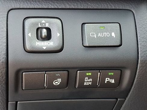 Used 2014 Lexus LS 460 AWD w/ Comfort Package image 27