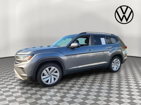 Used 2021 Volkswagen Atlas SE image 2