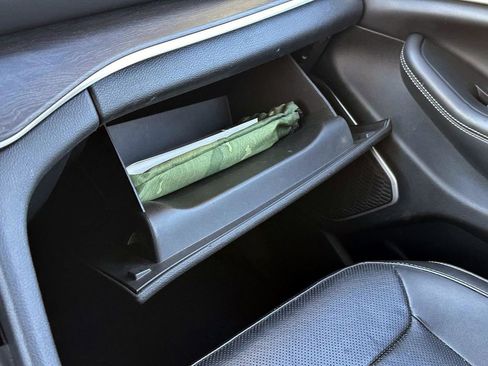 Used 2023 Jeep Grand Cherokee L Limited w/ Luxury Tech Group II image 34