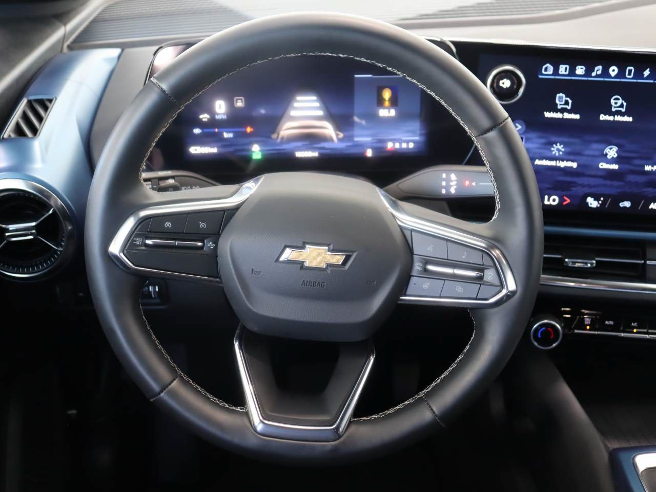 Certified 2024 Chevrolet Equinox EV LT w/ LPO, Active Package FWD image 8