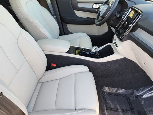 New 2026 Volvo XC40 B5 Plus w/ Protection Package Premier image 18