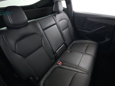 Used 2026 Tesla Model Y 2WD image 5