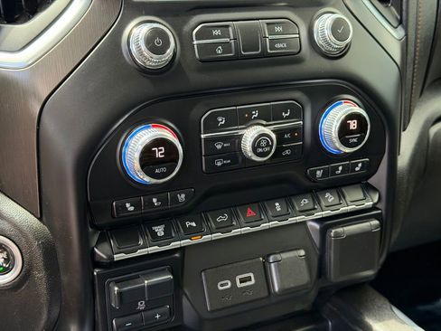 Used 2021 GMC Sierra 2500 AT4 w/ AT4 Preferred Package AWD/4WD image 14