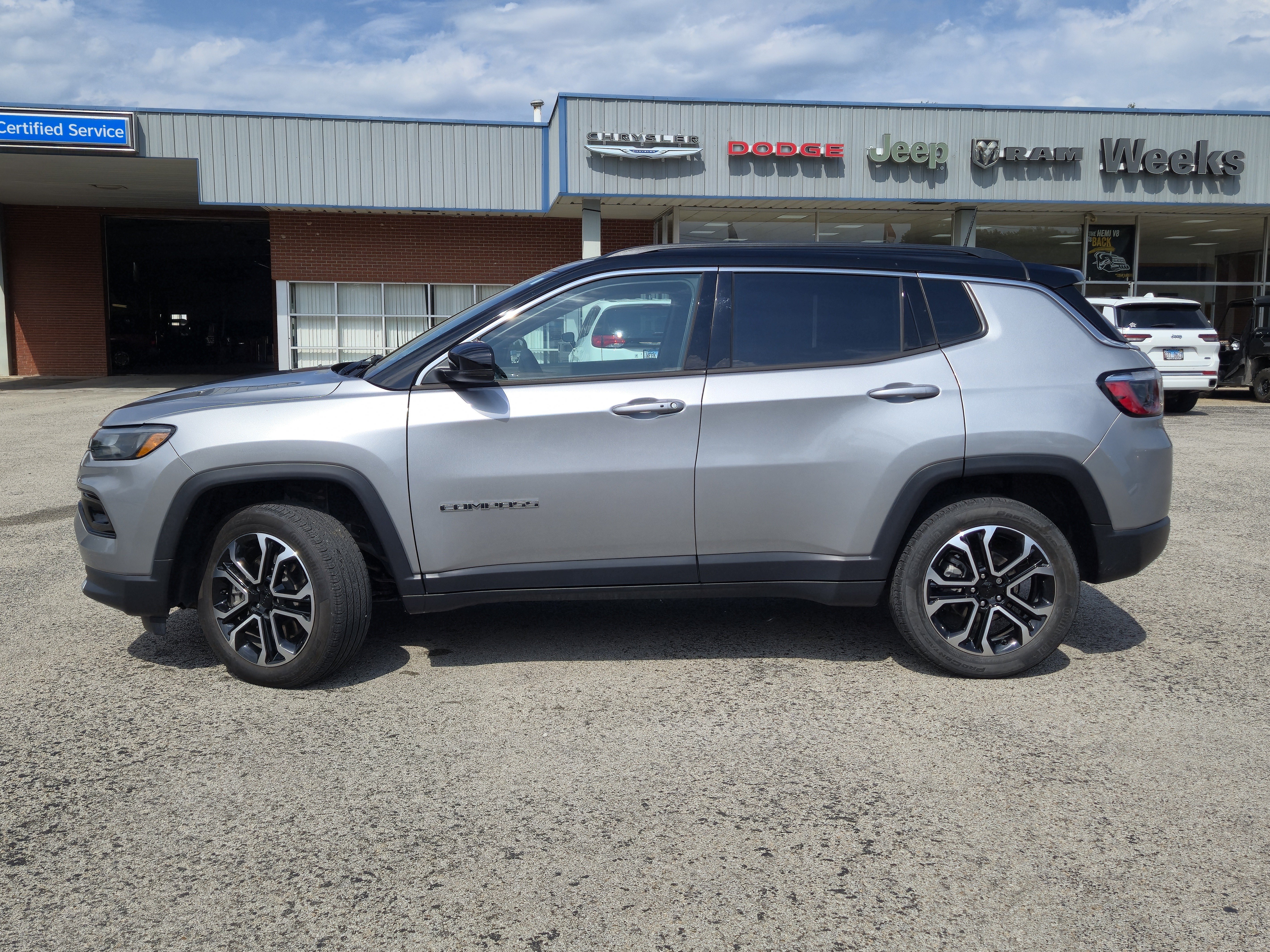 Used 2023 Jeep Compass Limited AWD/4WD image 4
