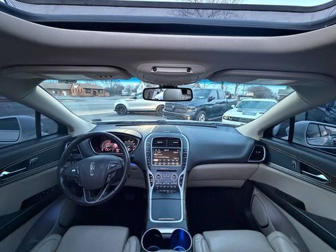 Used 2016 Lincoln MKX Reserve w/ Technology Package FWD image 14