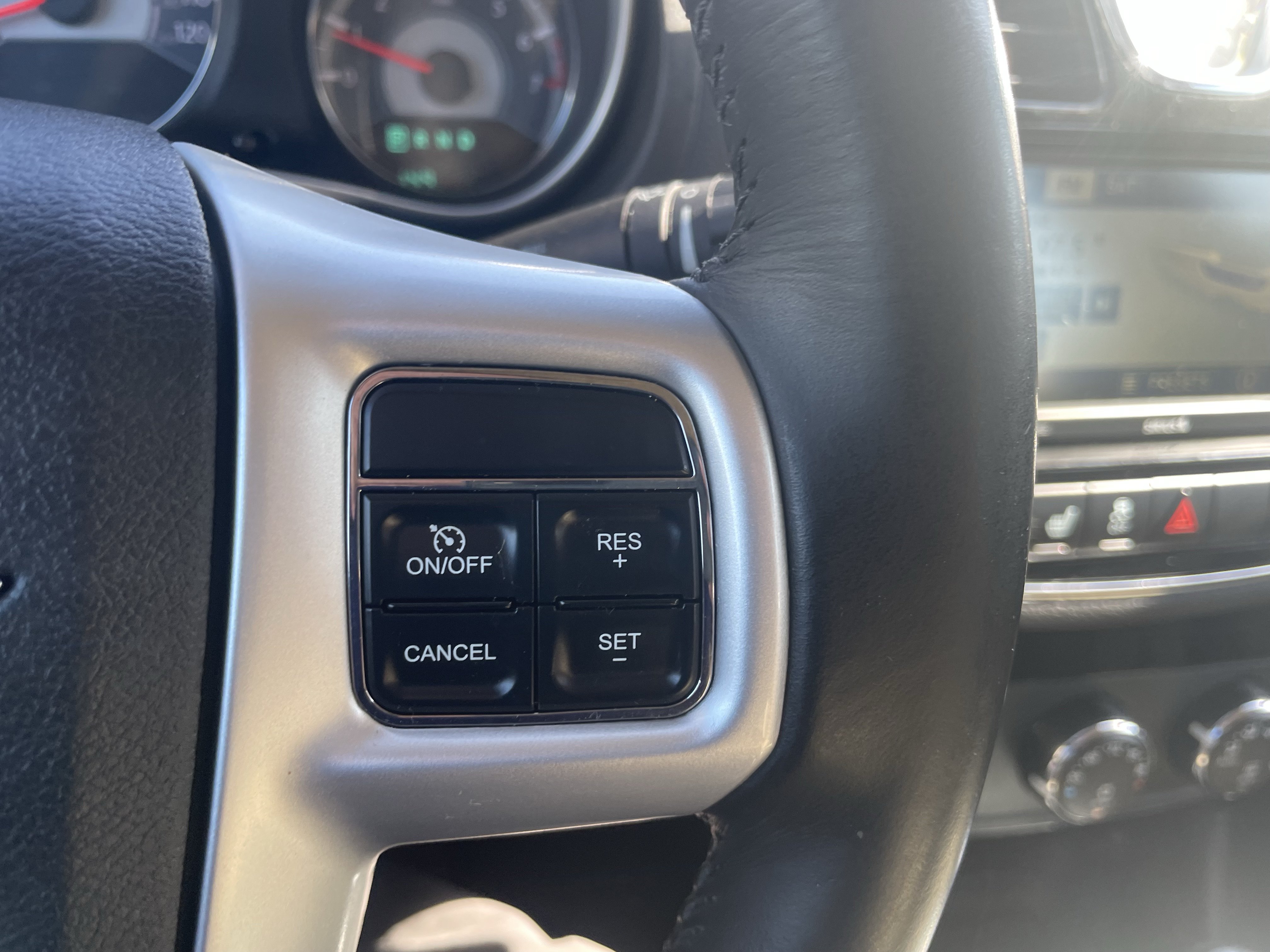 Used 2011 Chrysler 200 Limited FWD image 15