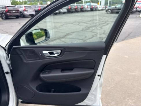 Certified 2025 Volvo XC60 T8 Plus w/ Protection Package Premier AWD/4WD image 34