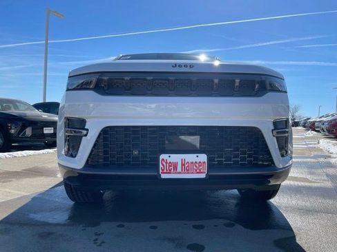 New 2026 Jeep Grand Wagoneer Limited w/ Rear Seat Video Group I AWD/4WD image 9