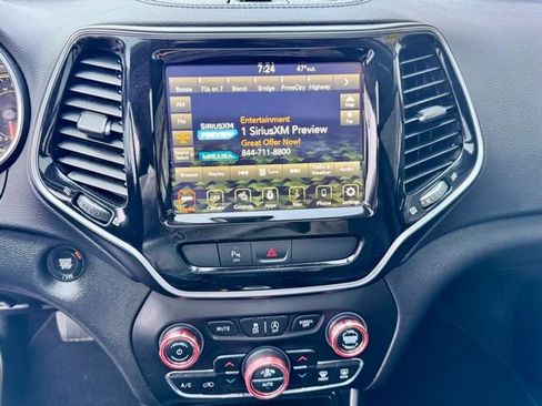 Used 2020 Jeep Cherokee Limited image 13