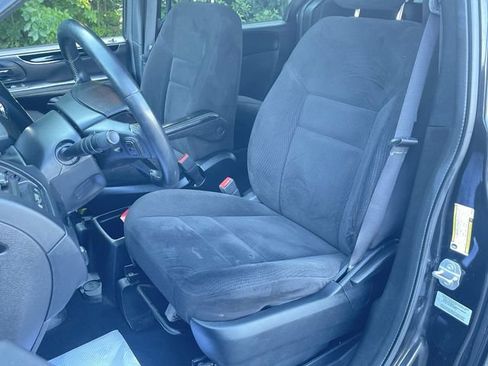 Used 2016 Dodge Grand Caravan SE FWD image 17