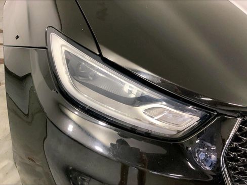 Used 2024 Chrysler Pacifica Touring-L FWD image 27