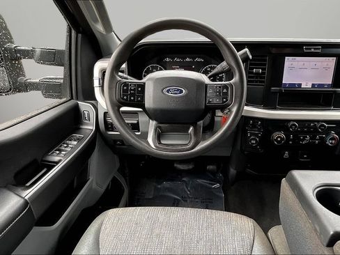 Used 2025 Ford F350 XLT AWD/4WD image 9