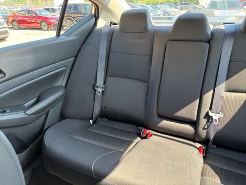 Used 2025 Nissan Altima 2.5 SV FWD image 39