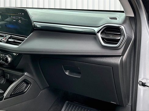 Used 2024 Chevrolet TrailBlazer LT w/ Driver Confidence Package image 12