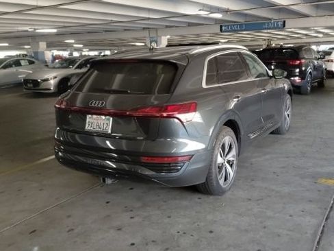 Used 2024 Audi Q8 e-tron Premium Plus AWD/4WD image 4