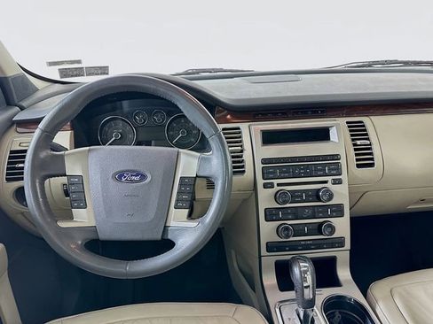 Used 2009 Ford Flex SEL image 21