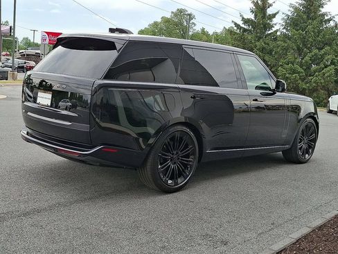 New 2026 Land Rover Range Rover Long Wheelbase SE AWD/4WD image 3
