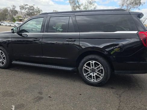 Used 2025 Ford Expedition Max Active AWD/4WD image 5