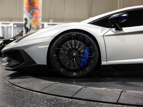 Used 2016 Lamborghini Aventador LP 750-4 Superveloce image 12