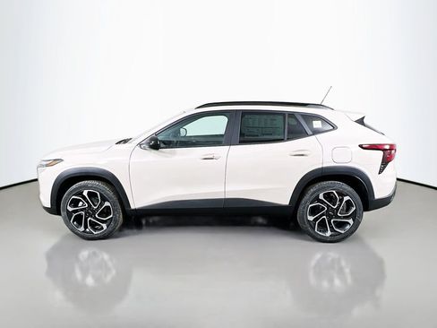 New 2026 Chevrolet Trax RS w/ Driver Confidence Package image 8