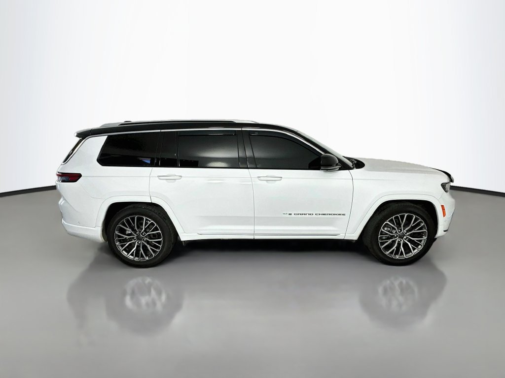 Used 2023 Jeep Grand Cherokee L Summit AWD/4WD image 8