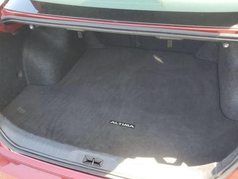 Used 2025 Nissan Altima 2.5 SV FWD image 30